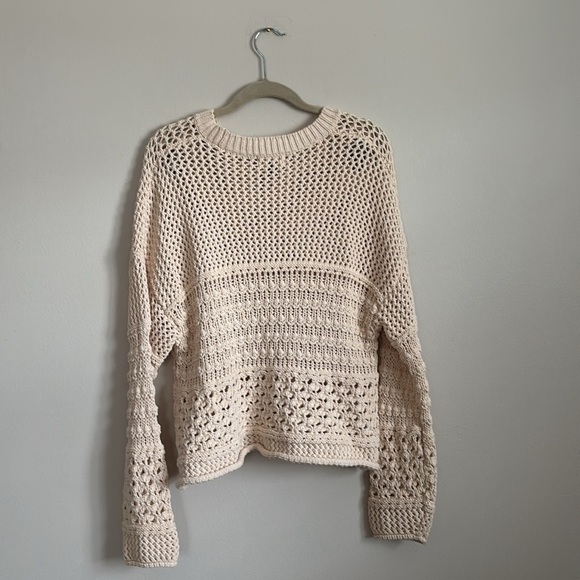 UNIVERSAL THREADS: Women's Cream Knit Beach Sweater - Picture 4 of 4